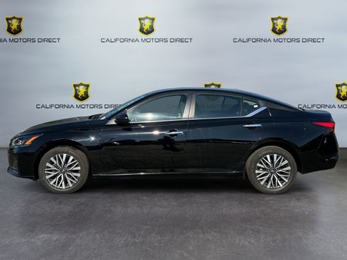 Used 2024 Nissan Altima 2.5 SV AWD/4WD image 2