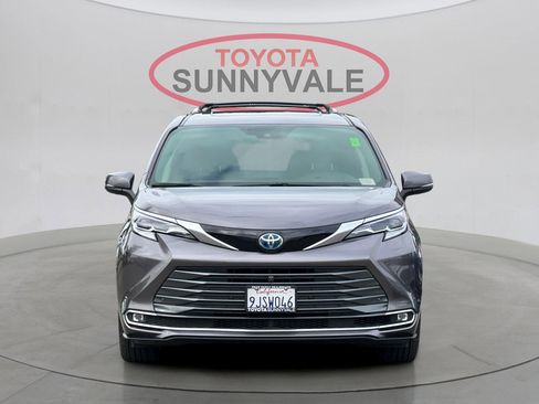 Certified 2023 Toyota Sienna Platinum image 12