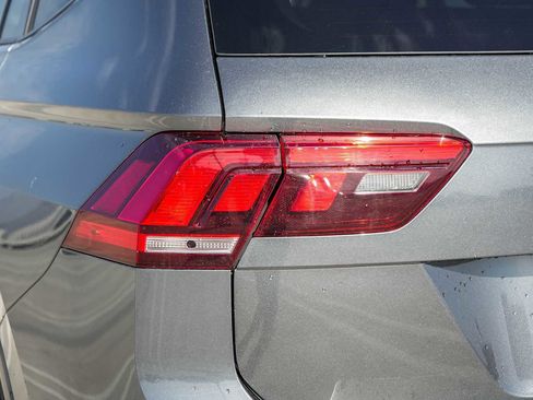 Used 2024 Volkswagen Tiguan S image 9