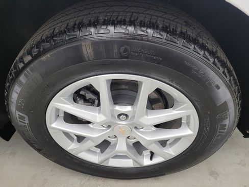 Used 2023 Chevrolet Equinox LT w/ LPO, Floor Liner Package image 31