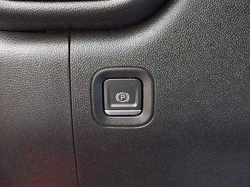 Used 2022 Chevrolet Silverado 1500 Custom image 26