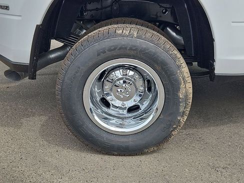 New 2026 RAM 3500 Tradesman AWD/4WD image 9