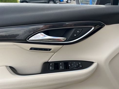 Used 2022 Buick Envision Essence w/ Safety Package image 9