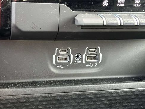 Used 2023 RAM 1500 Laramie AWD/4WD image 17