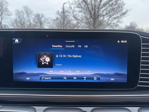 Used 2024 Mercedes-Benz GLS 580 4MATIC image 22