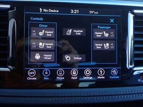 Used 2020 Chrysler Pacifica Limited image 23