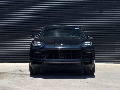Used 2025 Porsche Cayenne S AWD/4WD image 10