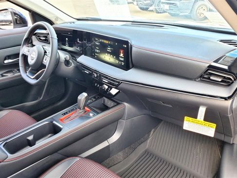 New 2025 Nissan Kicks SR w/ Illumination Package image 12