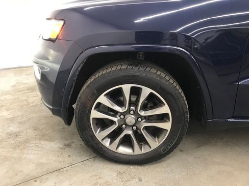 Used 2017 Jeep Grand Cherokee Overland w/ Jeep Active Safety Group image 43