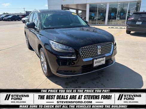 Used 2022 Lincoln Corsair AWD w/ Premium Package image 4