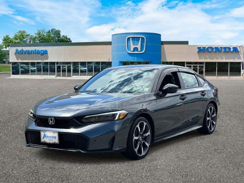 Used 2025 Honda Civic Sport image 2