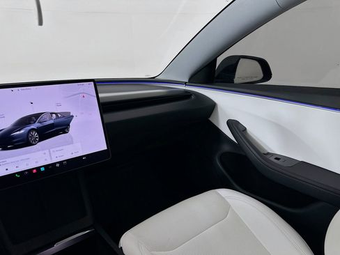 Used 2025 Tesla Model 3 Long Range image 23