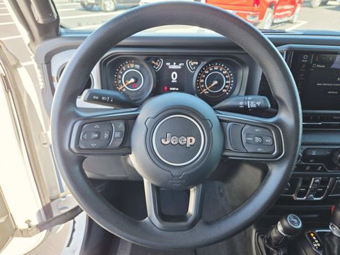 Used 2024 Jeep Gladiator Sport image 22