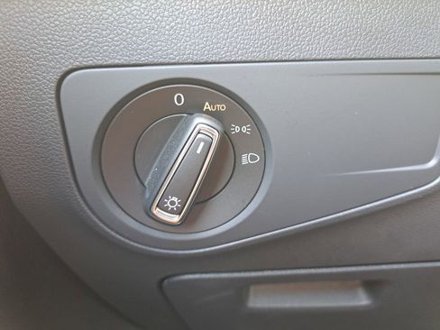 Used 2023 Volkswagen Tiguan SE R-Line image 15