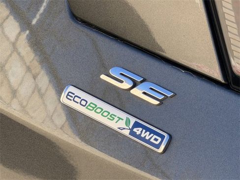 Used 2018 Ford Escape SE w/ SE Sync 3 Package image 10