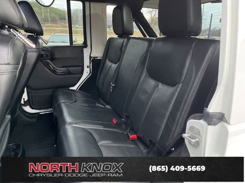 Used 2015 Jeep Wrangler Unlimited Sahara image 8