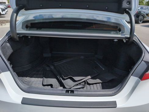 Used 2019 Toyota Camry XSE image 6