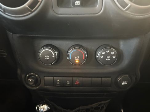 Used 2012 Jeep Wrangler Unlimited Sport AWD/4WD image 18