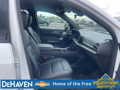 Used 2025 Chevrolet Traverse LT FWD image 27