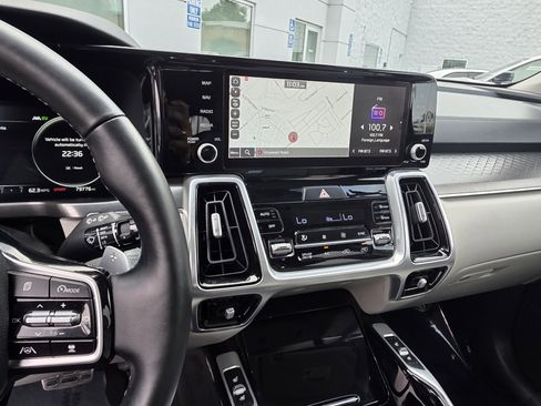 Used 2022 Kia Sorento SX Prestige w/ Panoramic Sunroof Package image 15