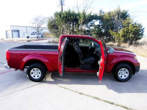 Used 2010 Nissan Frontier XE w/ XE Preferred Pkg image 6