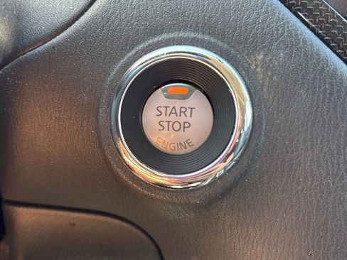 Used 2020 Nissan Pathfinder SL AWD/4WD image 26