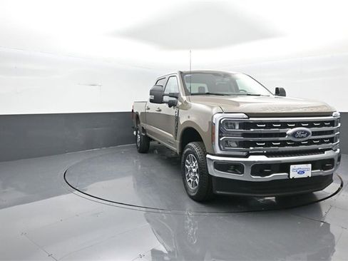 New 2026 Ford F250 Lariat w/ FX4 Off-Road Package image 2