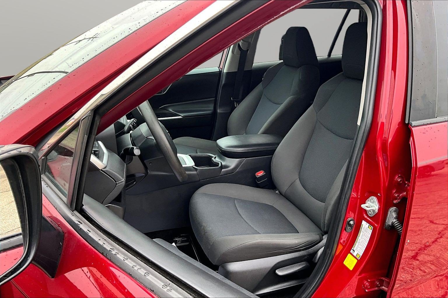 Used 2023 Toyota RAV4 LE FWD image 16