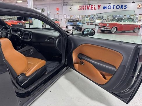 Used 2019 Dodge Challenger SRT Hellcat Redeye image 31