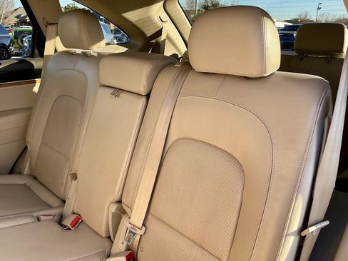 Used 2012 Hyundai Veracruz Limited image 28