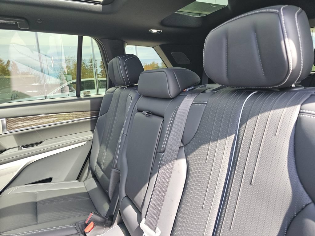 New 2027 Cadillac Vistiq Luxury AWD/4WD image 21