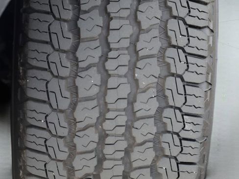 Used 2021 Jeep Grand Cherokee Freedom Edition AWD/4WD image 5