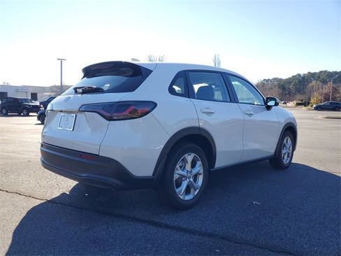 Certified 2025 Honda HR-V LX image 4