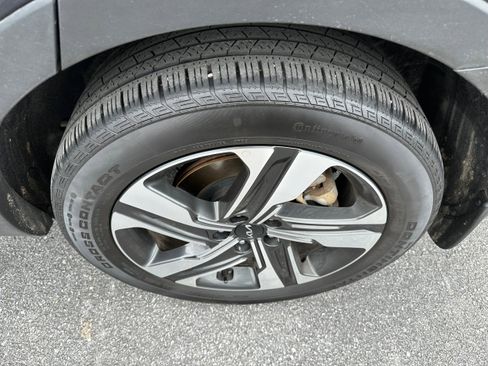 Used 2023 Kia Sorento EX AWD/4WD image 9