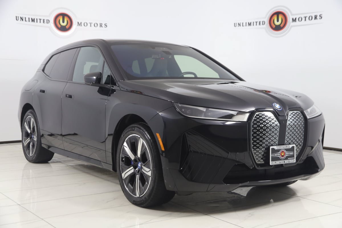 Used 2024 BMW iX xDrive50 w/ Sport Package AWD/4WD image 20