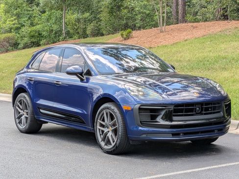 Certified 2024 Porsche Macan S AWD/4WD image 32