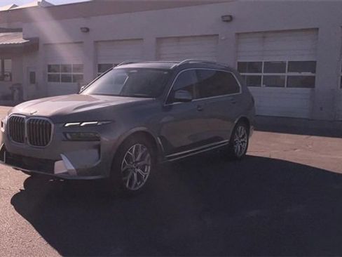 Used 2025 BMW X7 xDrive40i image 5