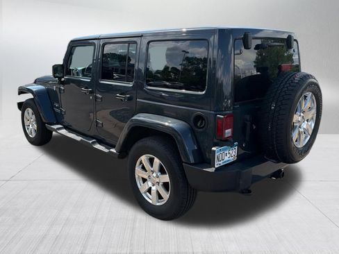 Used 2017 Jeep Wrangler Unlimited Sahara w/ Max Tow Package AWD/4WD image 7