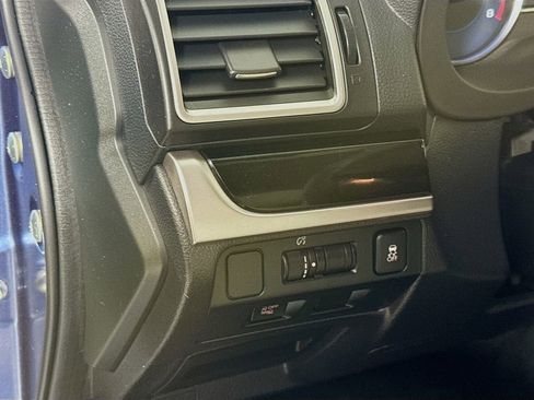 Used 2016 Subaru Crosstrek 2.0i Limited image 6