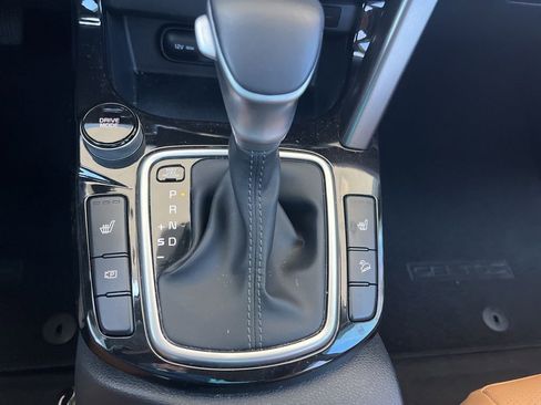 Used 2024 Kia Seltos EX FWD image 20