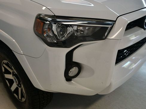 Used 2018 Toyota 4Runner SR5 Premium image 10