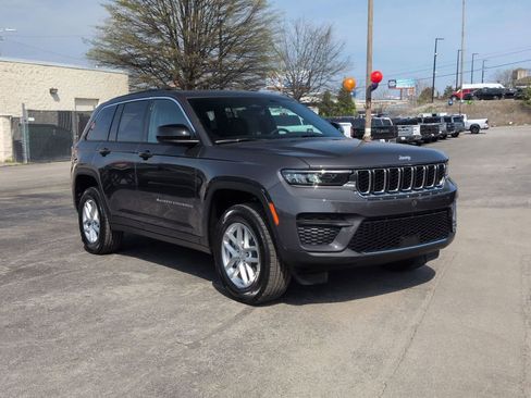 New 2026 Jeep Grand Cherokee Laredo X AWD/4WD image 2