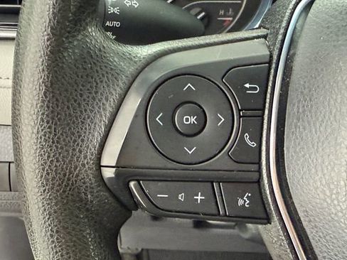 Used 2020 Toyota Camry LE image 12