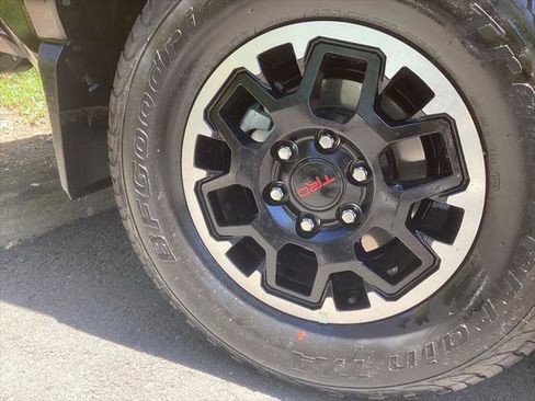 Certified 2025 Toyota Tacoma SR5 AWD/4WD image 6