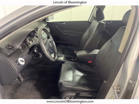 Used 2007 Volkswagen Passat 2.0T image 11