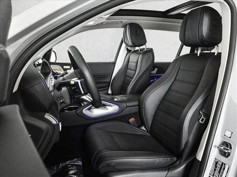 Used 2026 Mercedes-Benz GLS 450 4MATIC image 18