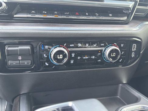 Used 2024 GMC Sierra 1500 SLT w/ SLT Premium Plus Package AWD/4WD image 9