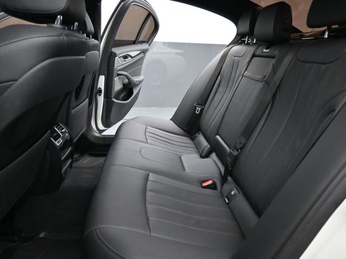 Used 2022 BMW 530i xDrive 530i xDrive w/ Premium Package image 17