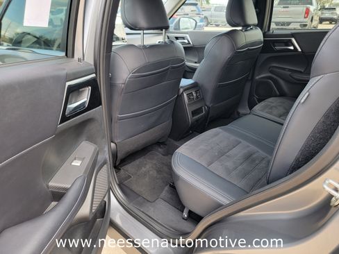 Used 2024 Mitsubishi Outlander Ralliart image 13