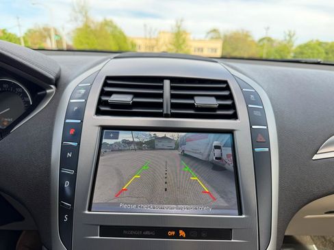 Used 2020 Lincoln MKZ FWD image 13